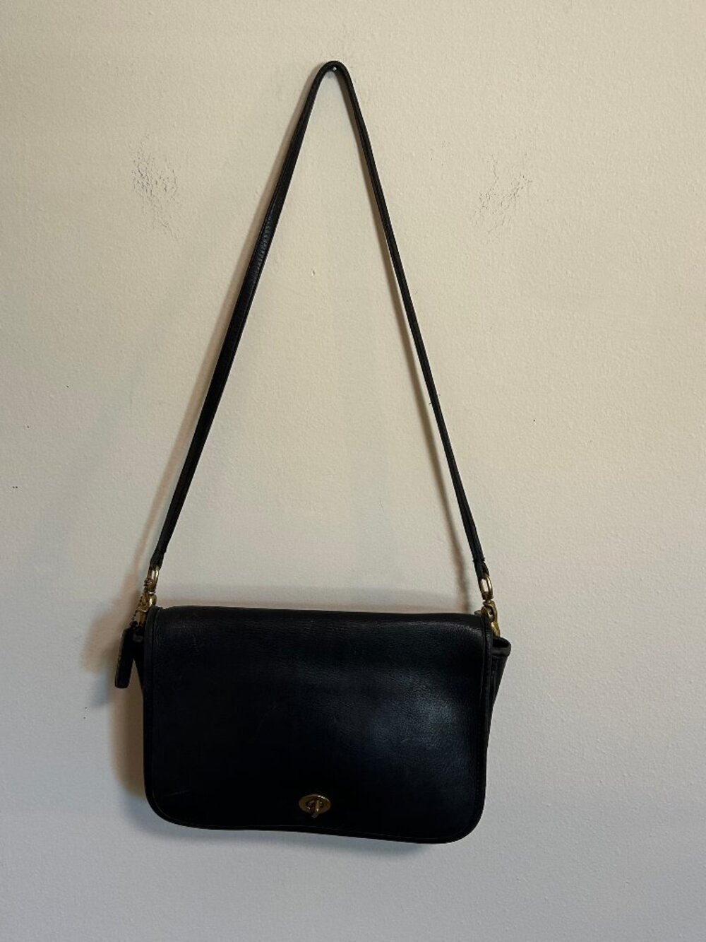 Vintage Coach Legacy Penny Pocket Clasp Front Crossbody Black Purse Leather EUC